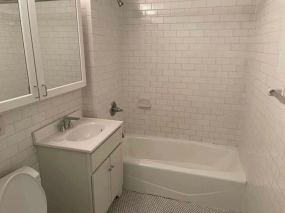 4th image of 319 E 8th St APT 5