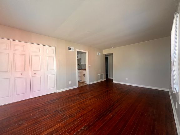 5th image of 1869 Bauer Rd