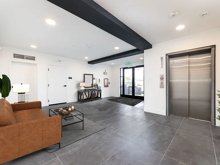 11500 Emelita St #302 — Photo 12