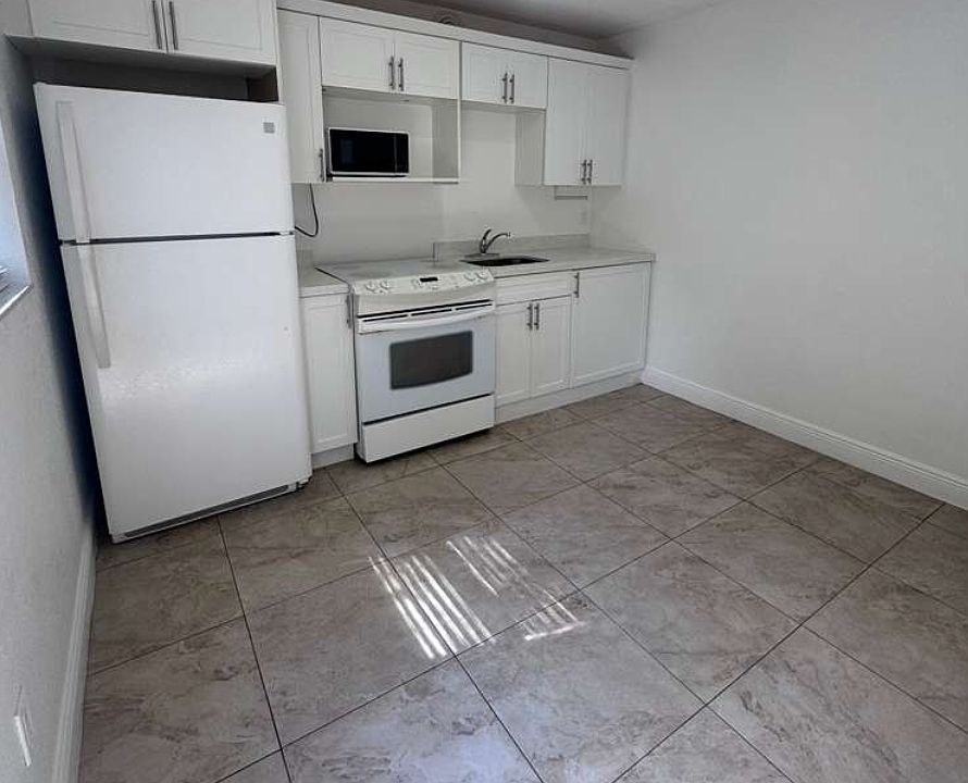1st image of 219 N B St #219