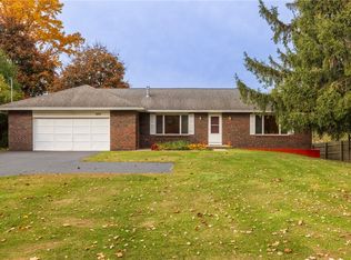 929 Salt Rd, Webster, NY 14580