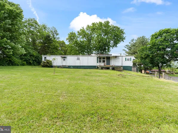16427 Fairview Rd, Hagerstown, MD 21740