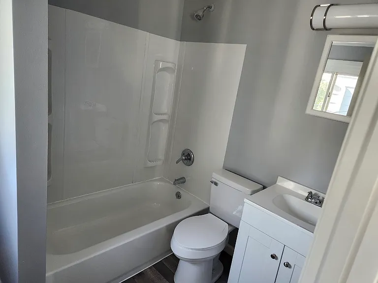 1210 Rankine Ave — Photo 4