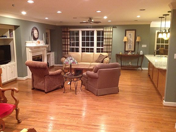 Living / Open floor plan