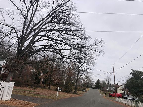 4th image of 3306 Carlton Ave