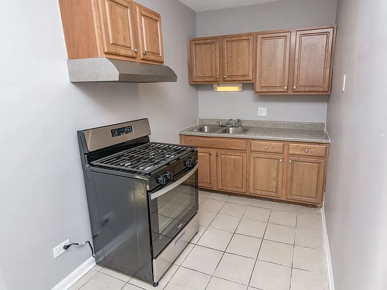 1115 E 81st Street — Photo 17