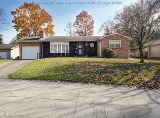 5453 Sandhurst Ln, Charleston, WV 25313