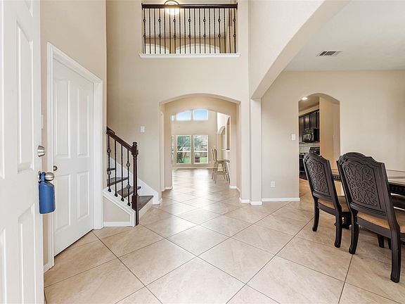 3rd image of 2327 Seahorse Bend Drive
