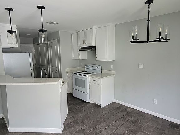 2nd image of 2215 Northridge Ave #D