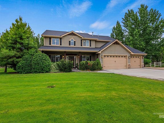 3rd image of 5209 Green Valley Pl