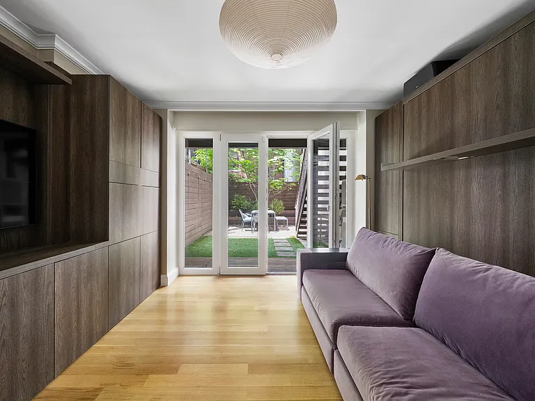 225 E 48th St #TOWNHOUSE — Photo 8
