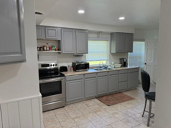 5th image of 2923 E Square Lake Rd