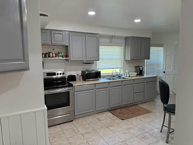 2923 E Square Lake Rd — Photo 5