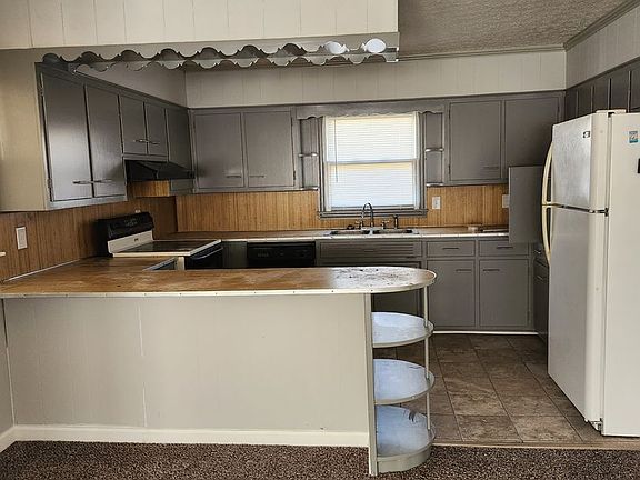 5th image of 326 Lexington Dr