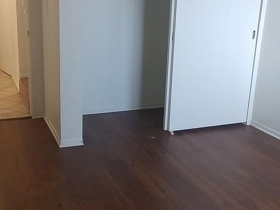 5th image of 805 W C St