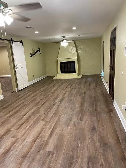 7 bed, 3275 sqft, $2,300 — Photo 2