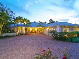 4520 Woodside Rd, Sarasota, FL 34242