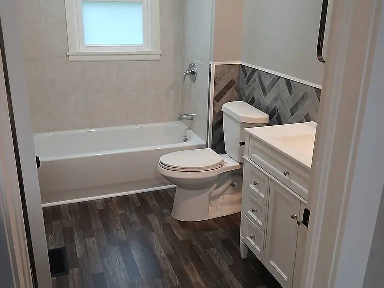 8907 Lexington Ave — Photo 5
