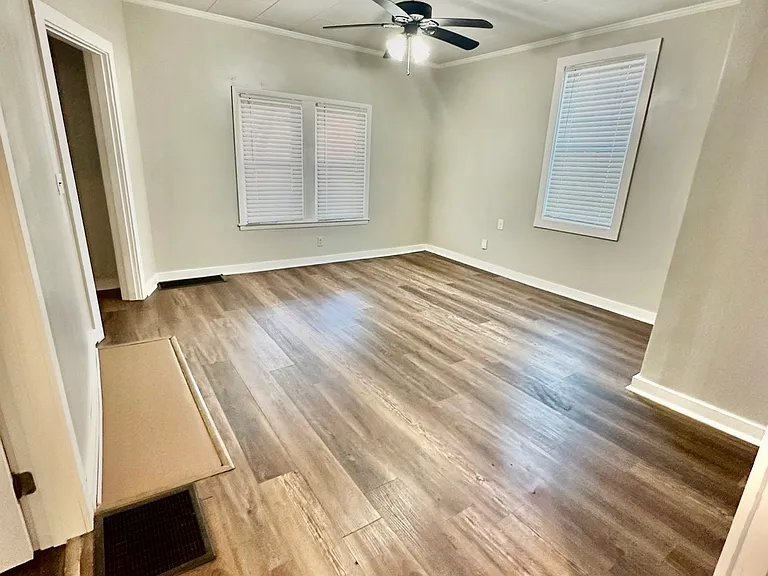 618 E Vine St #B — Photo 4