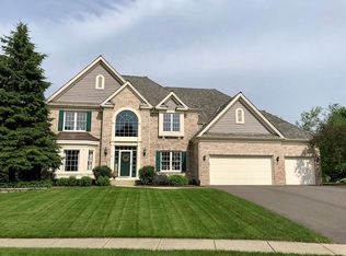 1025 White Pine Dr, Cary, IL 60013