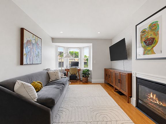 2nd image of 58-60 Clarendon St #5