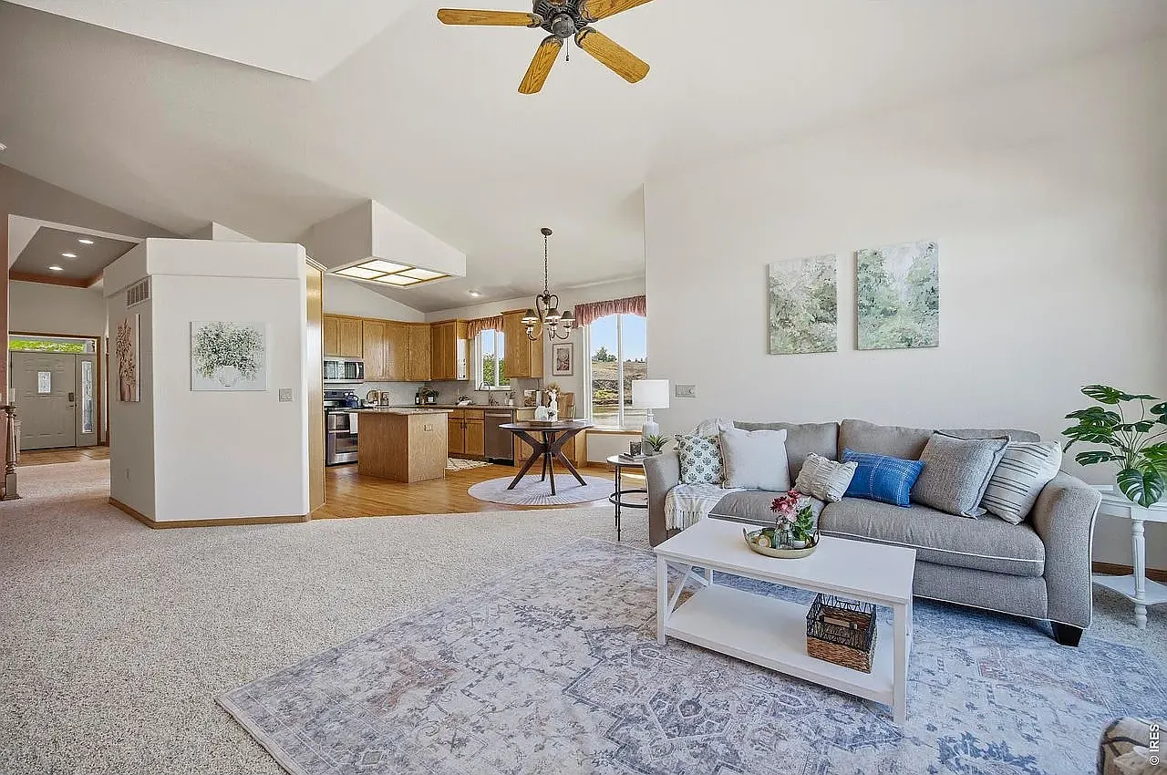 510 Lakeside Pl — Photo 4