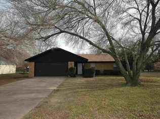 337 Applewood Ln, Hewitt, TX 76643