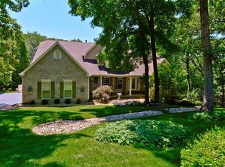 1449 Neffwold Ln, Saint Louis, MO 63122
