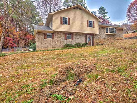 3rd image of 3225 Woodvine Cir NW