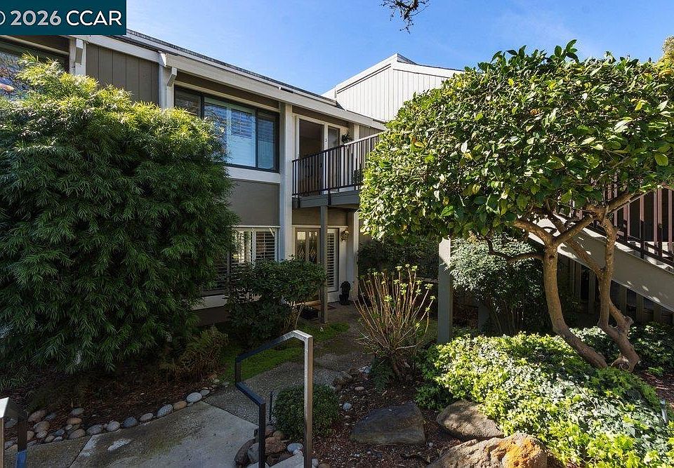 1st image of 3136 Rossmoor Pkwy APT 6
