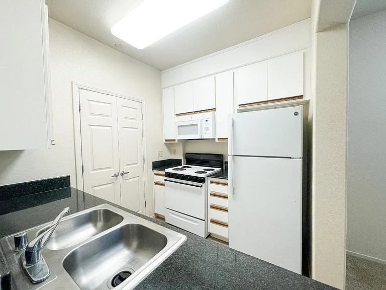 Sierra Lofts — Photo 20