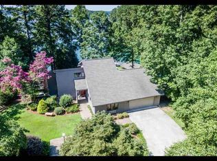 10016 Fairview Church Rd, Seneca, SC 29672