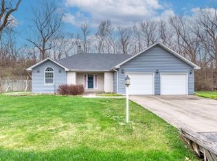32850 S Deer Ridge Dr, Wilmington, IL 60481