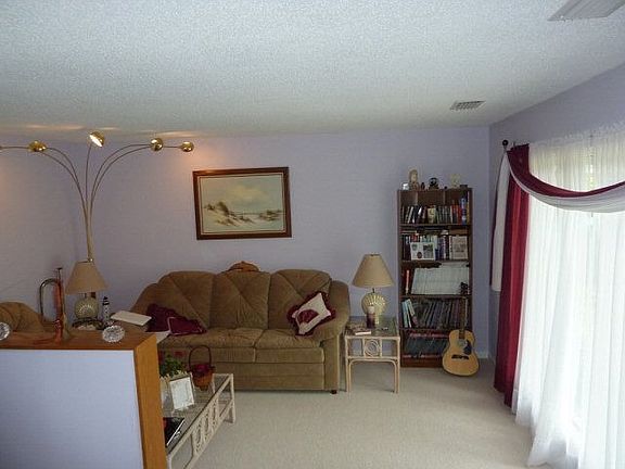 4th image of 785 N Riverview Dr