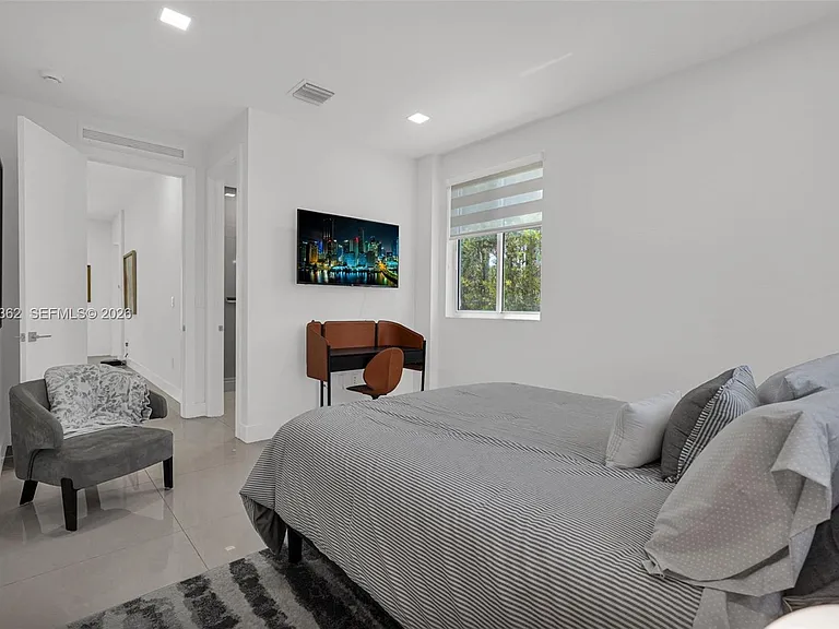 7509 NW 99th Ave — Photo 25