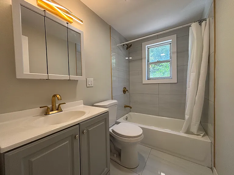 64 Chamberlain St #12 — Photo 6