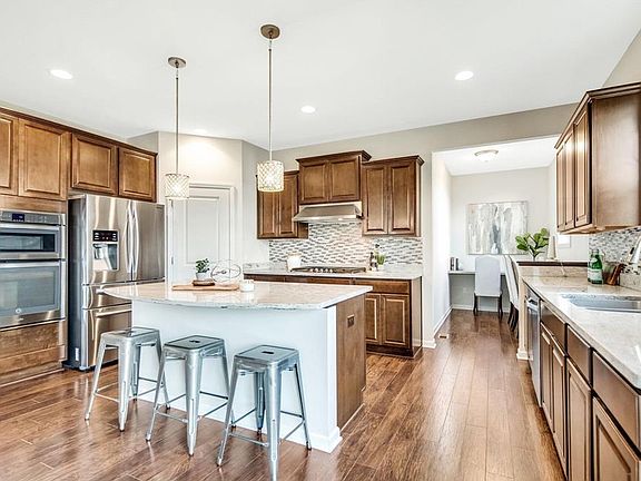 4th image of 5680 Shadyview Ln N