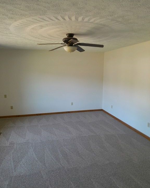 1st image of 205 Peacock Dr