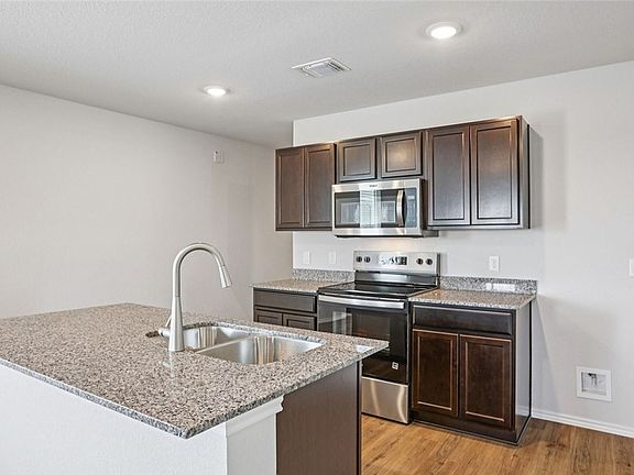 4th image of 1335 Newey Cir