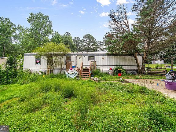 2nd image of 184 Luther Cir