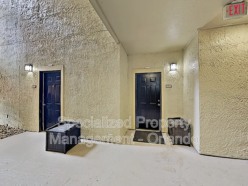 1325 Rotonda Point — Photo 3