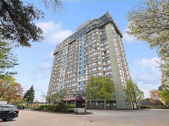 2nd image of 880 Dundas St W #503