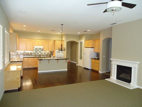4th image of 2978 Mojave Dr