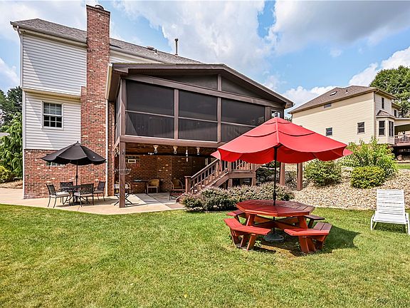 3rd image of 261 Apple Hill Dr