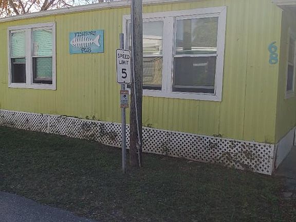 3rd image of 1064 N Tamiami Trl #68