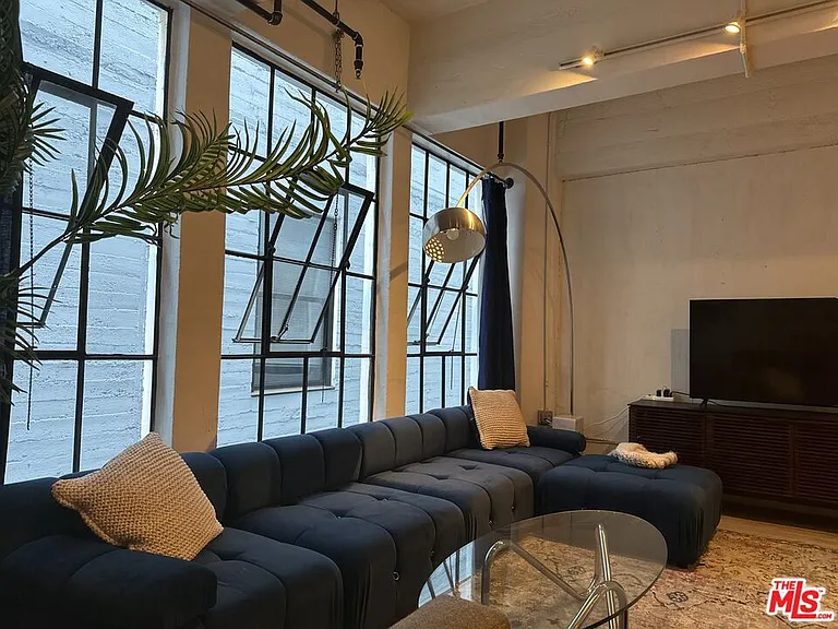 746 S Los Angeles St #603 — Photo 21