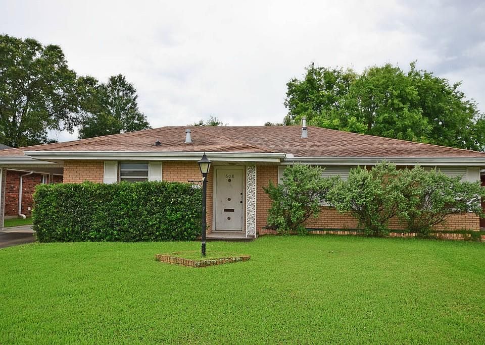 1st image of 608 Avenue E