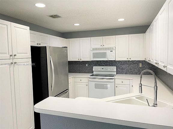 4th image of 5119 NW 116th Ave #5119