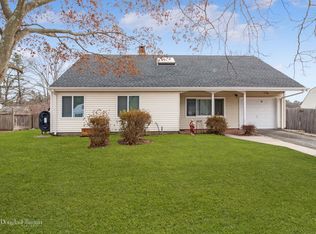 37 S Village Dr, Bellport, NY 11713