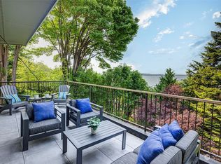 5235 SW Jacobsen Rd, Seattle, WA 98116